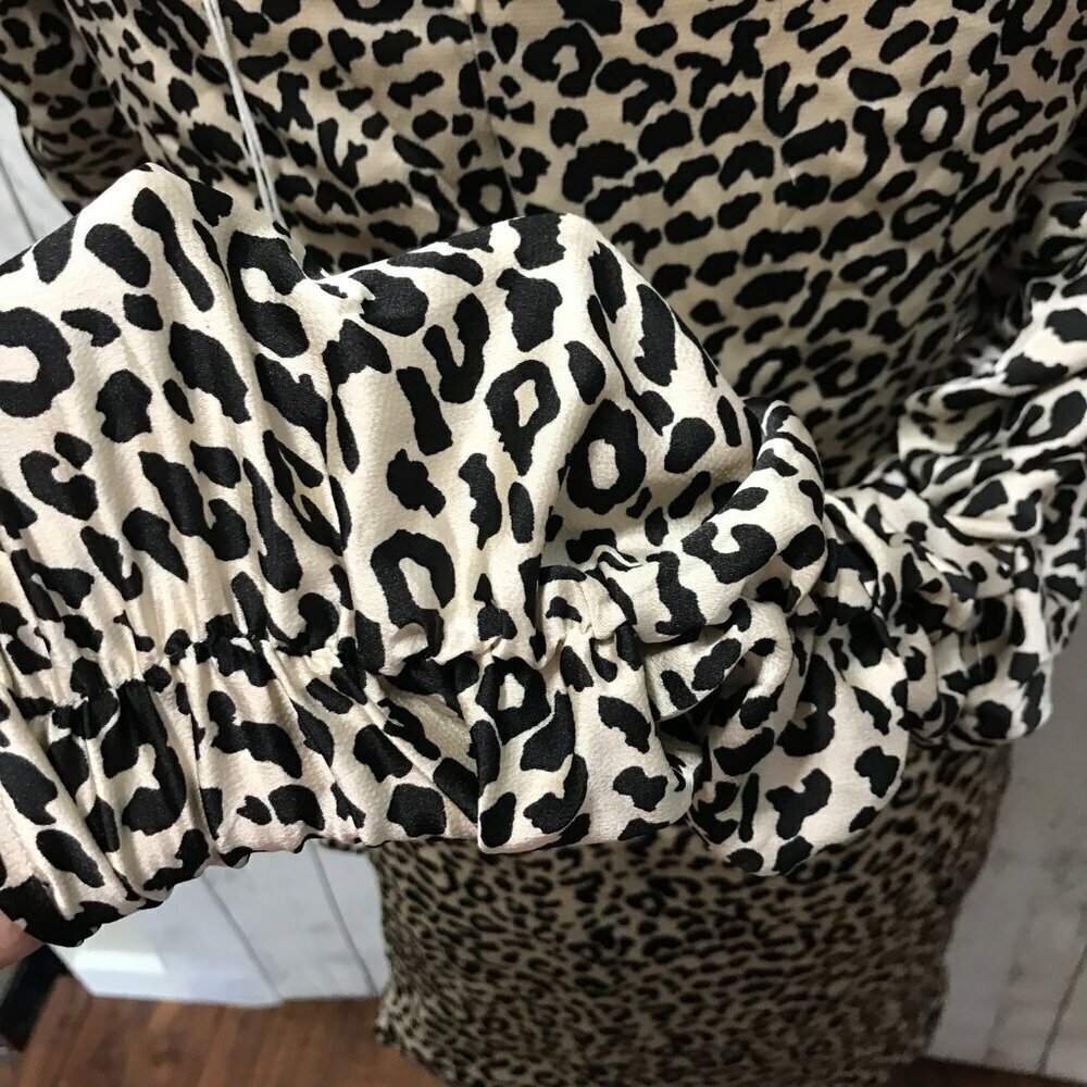 NWT e. ssue Leopard print mini dress size M scrunch design satin feel material - Picture 7 of 12
